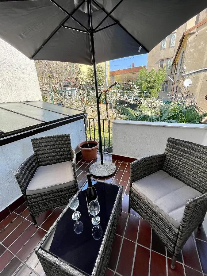 Apartments Matacin With Sea View Opatija Croaţia
